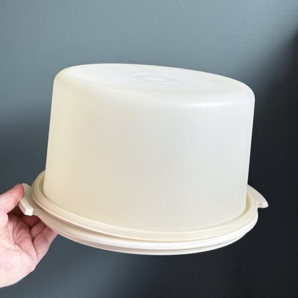 Vintage Tupperware White Cake Pie Carrier Keeper 10 Inch Plastic Collectible T36 - Picture 10 of 10